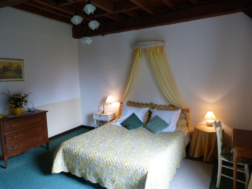 Le Moulin De Fillievres Bed and Breakfast Kamer foto